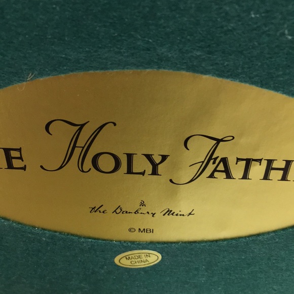 Danbury Mint Pope John Paul II Sculpture - Picture 11 of 11